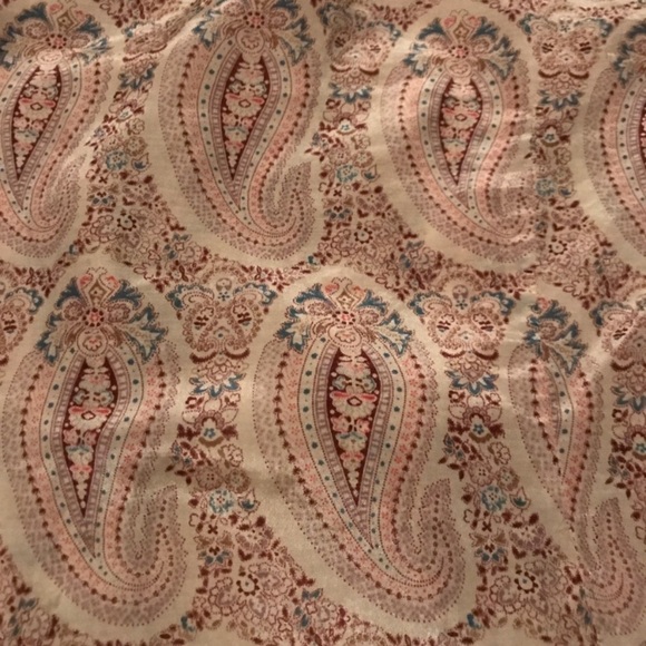 J. Crew The Perfect Shirt Pink Paisley Silk Blend Button Up Collared Size 4 - Picture 4 of 5